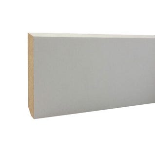 Plinthe angles vifs en MDF revêtu papier blanc l.244 x H.10 x Ep.1 cm