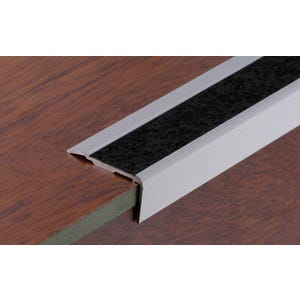 Nez de marche aluminium anodisé + bande antidérapante noire à visser  L.110 x l.3,2 cm
