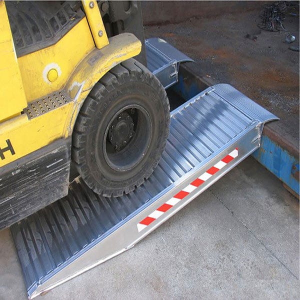 Rampe pour container - Largeur 215mm - Franchissement de trottoir de 120 à 160mm - Prix Unitaire - M065/05SH