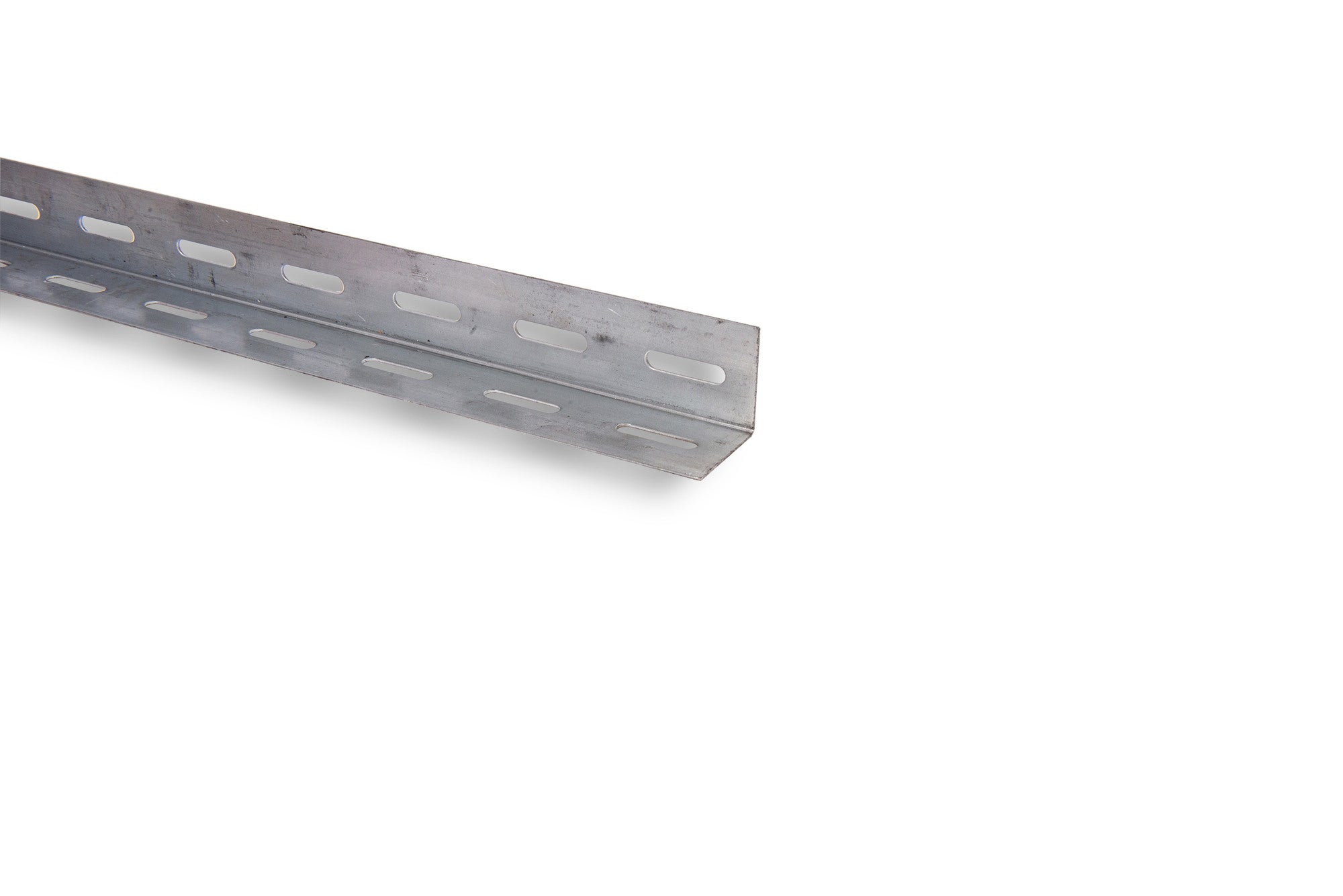 cornière perforée galva 27x27mm L. 250 cm