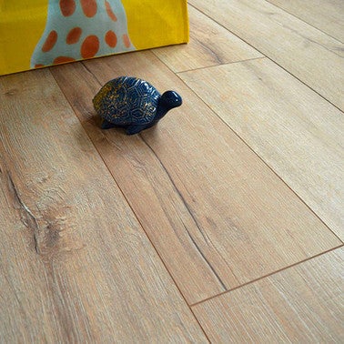 revetement de sol stratifie 8mm decor chene lugano colis de 2 131m bricoman