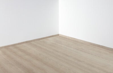 revetement de sol stratifie chene victoire l 1286 x l 214 x ep 12 mm colis de 1 65 m bricoman