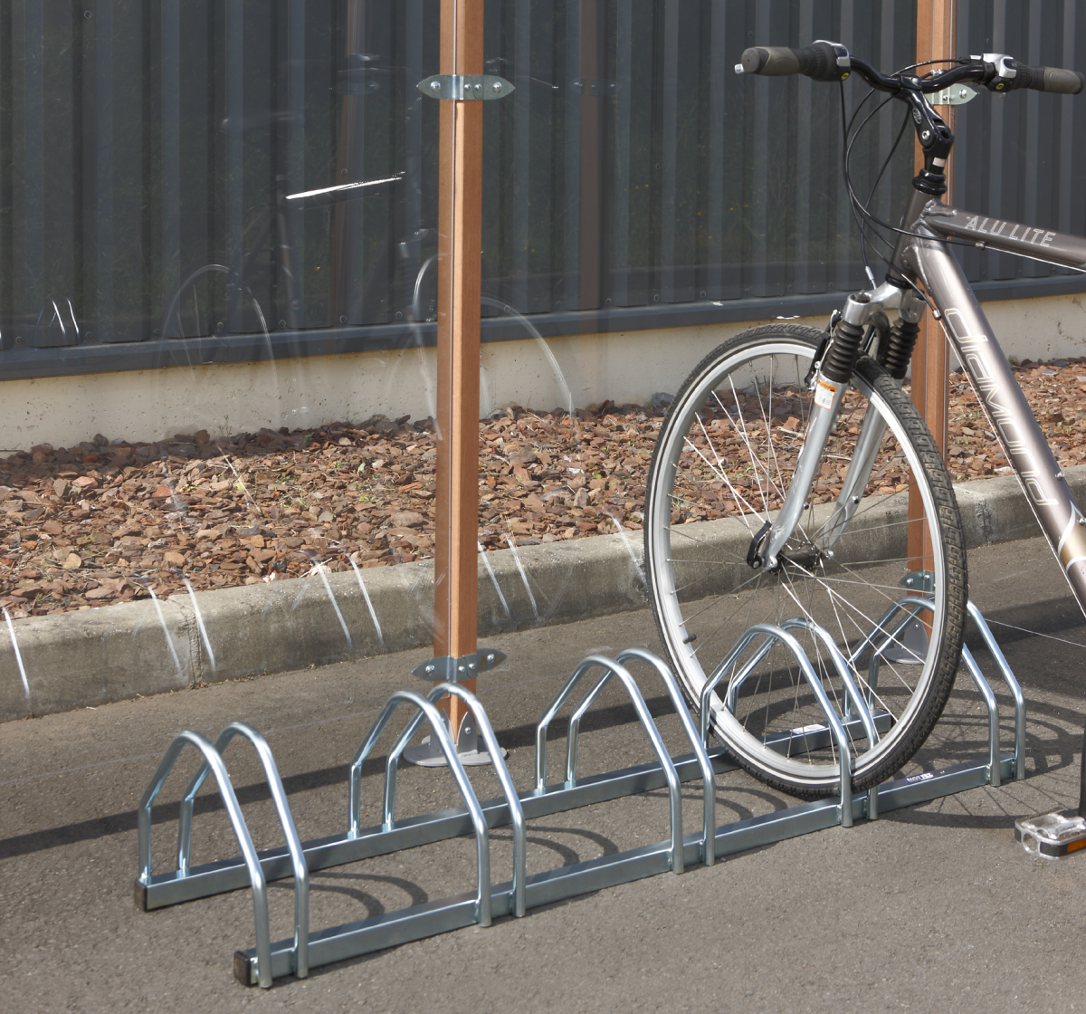 PrimeMatik Râtelier 5 vélos Système Range-vélo Support pour Bicyclette en Acier Fixation Sol ou Mur 