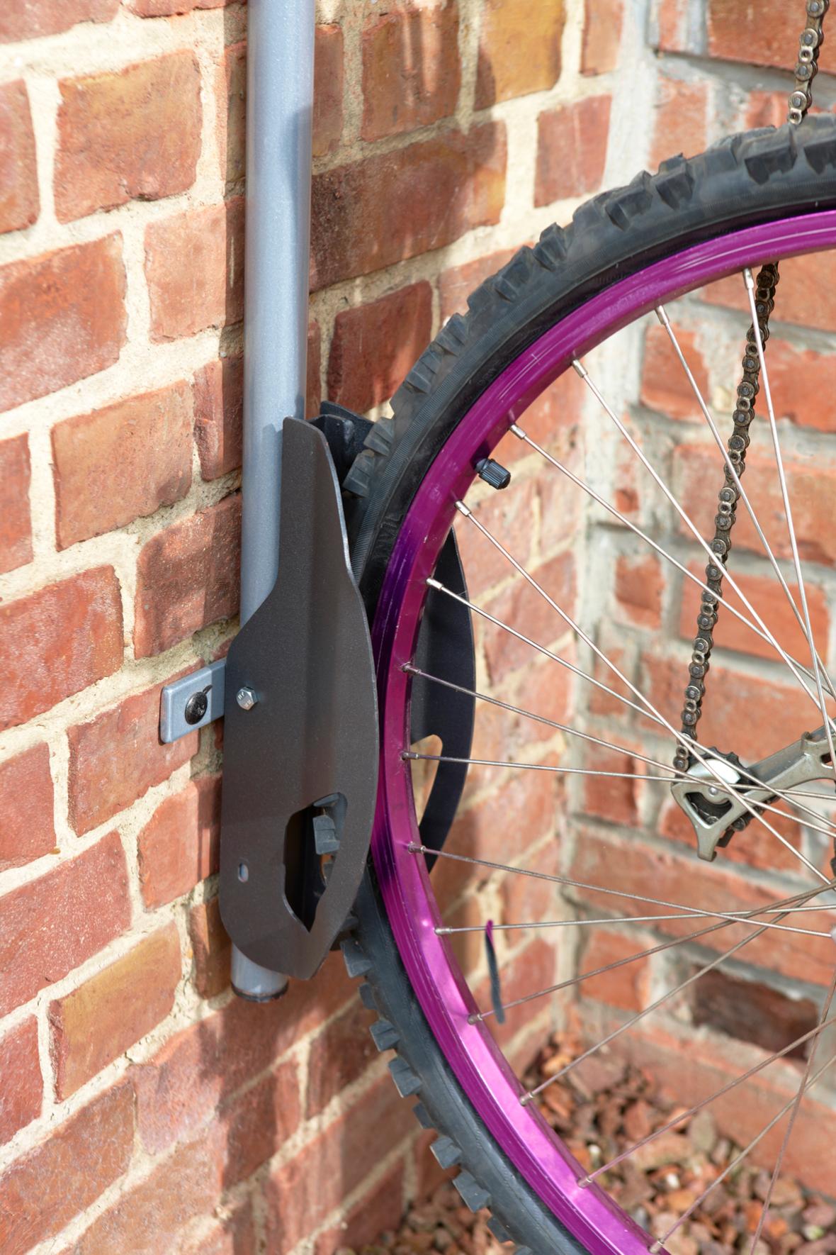 MOTTEZ Range velo mural individuel antivol B123P Bricoman