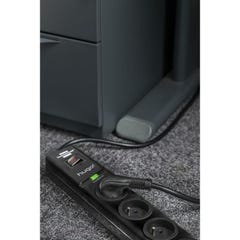 Brennenstuhl Multiprise hugo! Noire - 7 prises + 2 prises USB - avec parafoudre et 2m de cable 19.500A 7