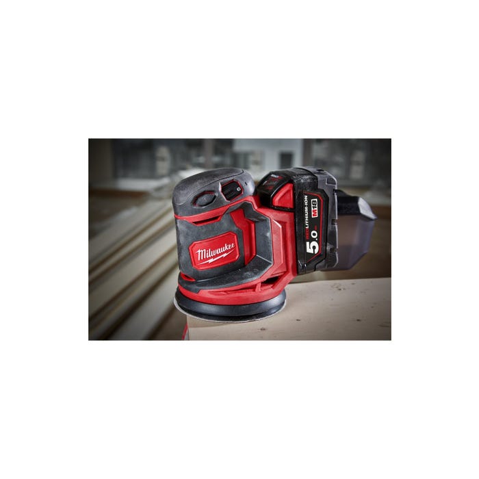 Ponceuse orbitale excentrique MILWAUKEE M18 BOS125 - 125mm - 2 batteries 5.0 Ah - 1 chargeur - 4933464229 4