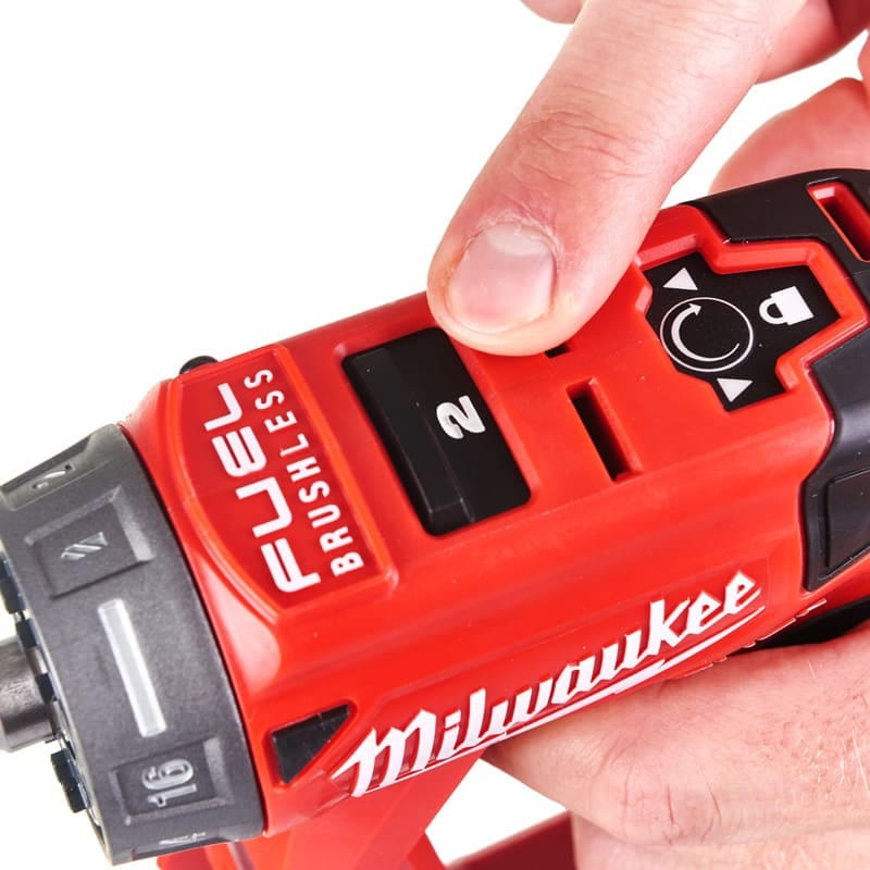 Perceuse visseuse MILWAUKEE M12 FUEL FPDXKIT-202X - 2 batteries 2.0 Ah - 1 chargeur 4933464979 3