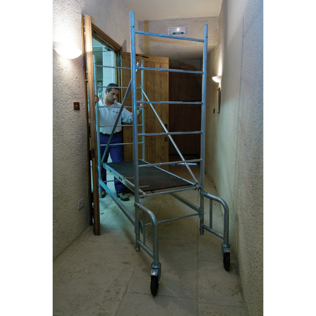 Echafaudage JUNIOR 200 Hauteur de travail 4.80 m Tubesca Comabi