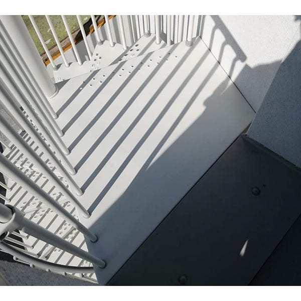 Escalier hélicoïdal extérieur 10 marches - Hauteur à franchir de 2.10 à 2.30m - Diamètre 1.60m - Couleur zinc blanc - EXTERIOR160/ZB-10 5