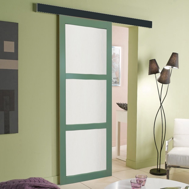PORTE COULISSANTE KEN EN ENROBE VERT RAL 6021 largeur 83 + RAIL ALU BANDEAU NOIR
