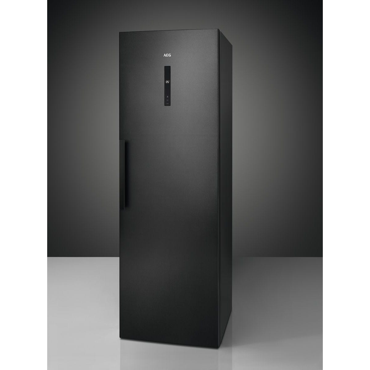 Réfrigérateur 1 porte AEG RKB738E5MB 2