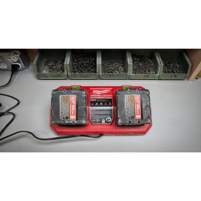 Chargeur 6 batteries 14V et 18V M1418C6 - MILWAUKEE 4932430086