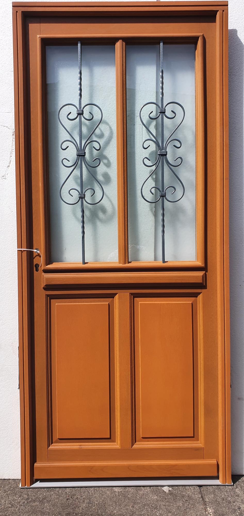 Porte D' Entree Bois Exo Modele 'Syrah' 215X90 Poussant Gauche Cote Tableau