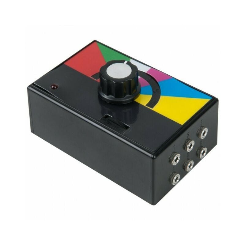 Amplificateur avec potentiomètre à codes couleurs 0