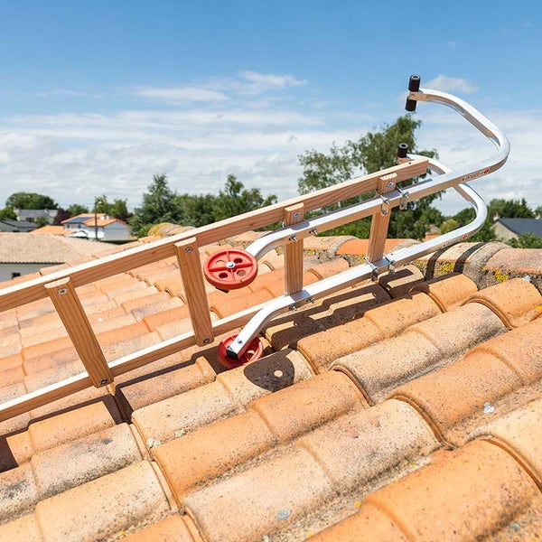 Echelle plate de toit en bois pour couvreur avec crochet de toit 4m Hailo  Safety Roof ❘ Bricoman