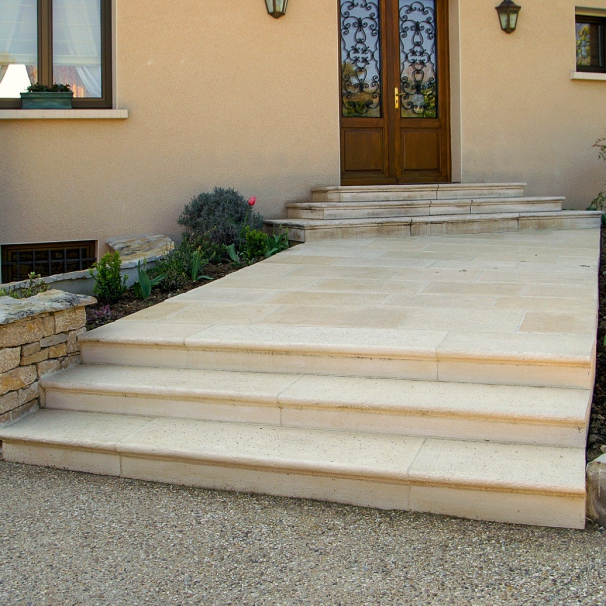 Marche d'escalier en pierre - 120x34 cm Ep. 2 cm évidée - (vendu à la pièce) - Ligerio 0