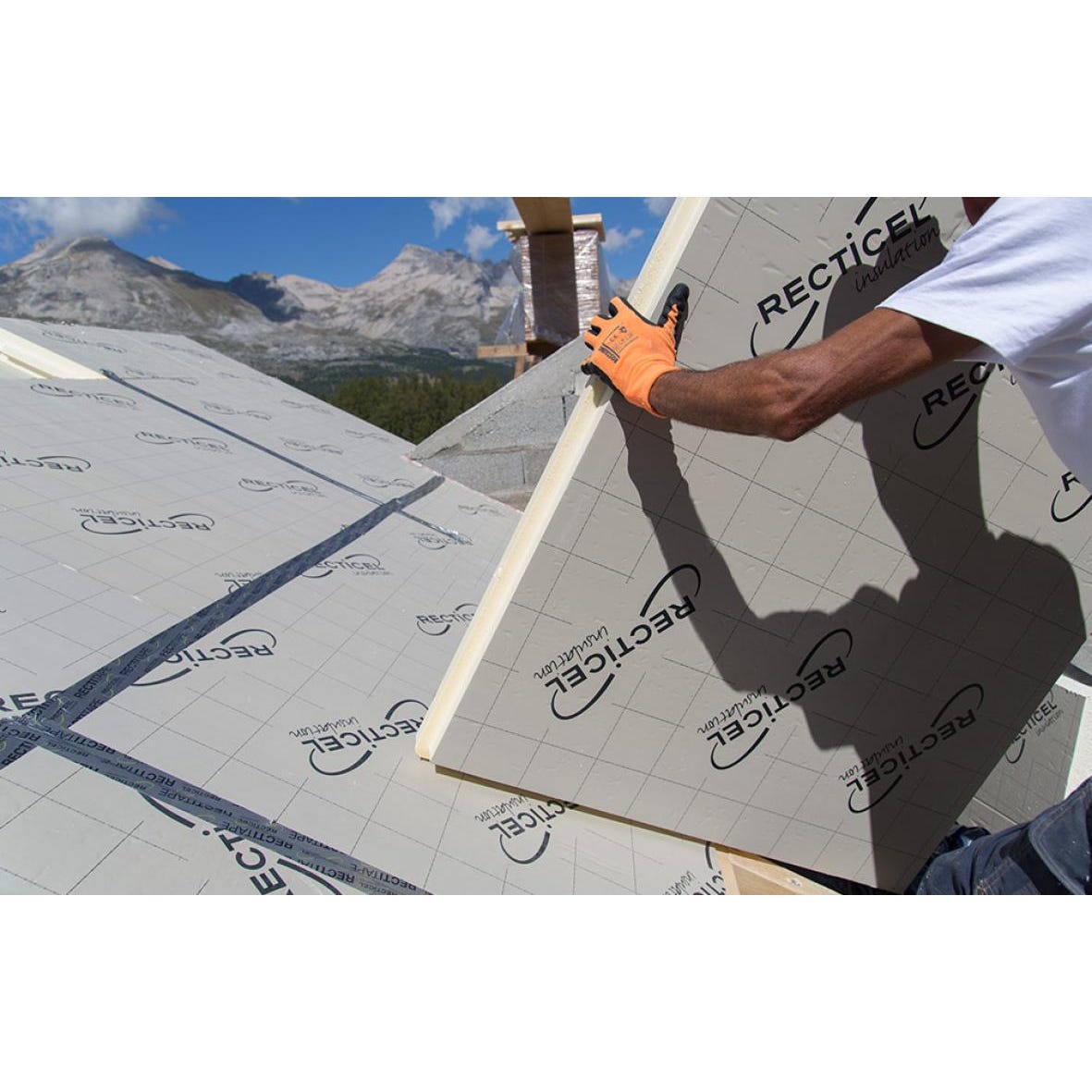 Eurotoit® Montagne 160 mm Colis de 2.40 m² R7.25 Panneau polyuréthane 1200X1000 mm pour le toit de marque Recticel 2