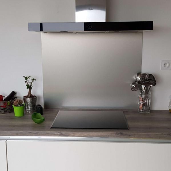crédence Composite Aspect Aluminium Brossé H 60 Cm X L 80 Cm