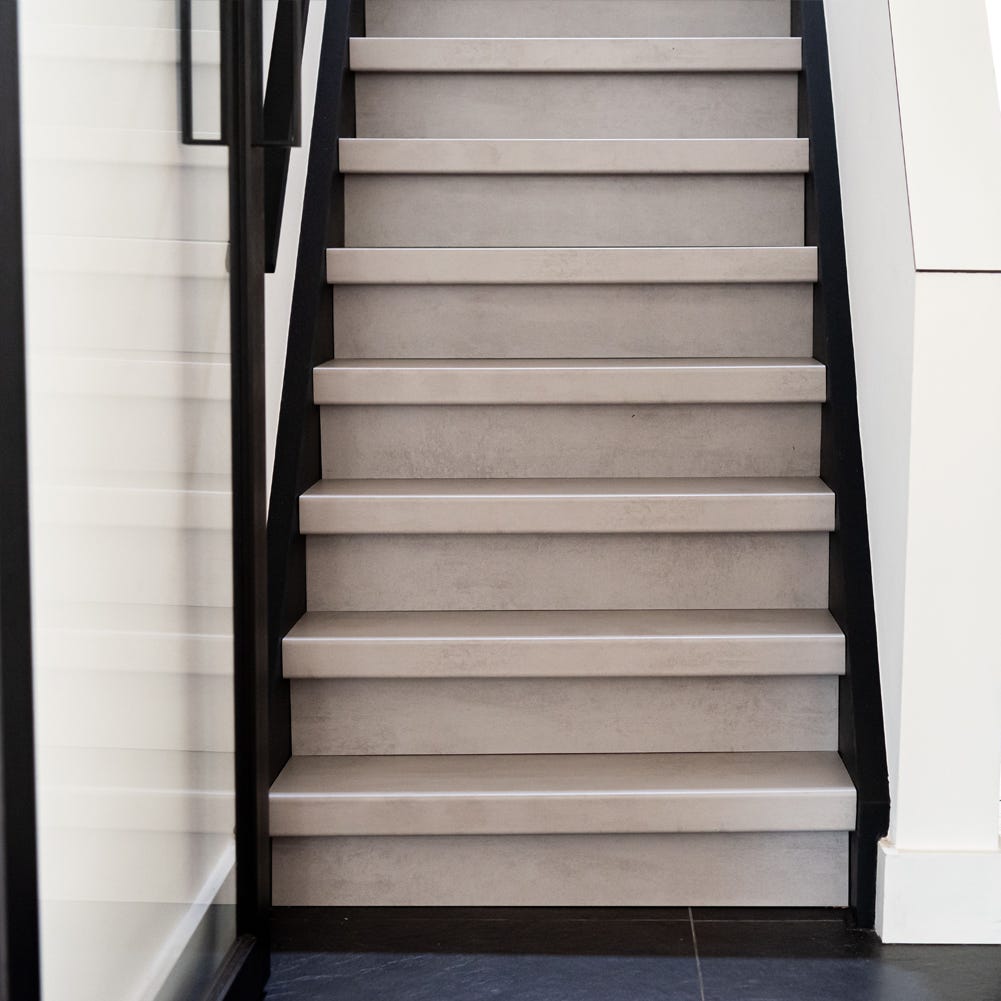 Marche rénovation d'escalier XXL stratifié light grey 1300 x 610 x 56 mm - PEFC 70% 2